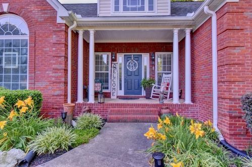 5265 Victoria Park Dr, Loganville, GA 30052-3043