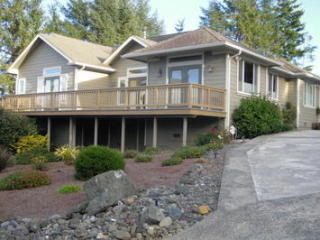 15 Minette Ln, Eureka, CA 95503-8535