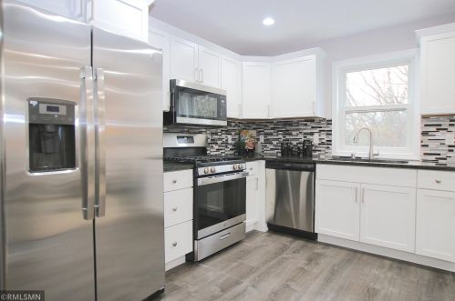 6800 Glen Rd, Saint Paul MN  55129-9506 exterior