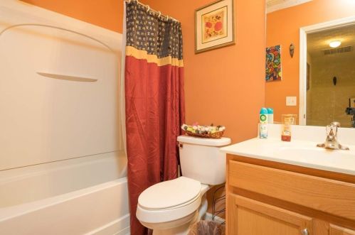 6210 Ellenwood Dr, Rex GA 30273-5028 exterior