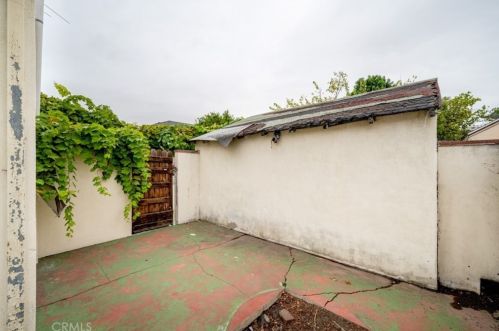 724 Acacia Ave, Glendale CA  91205-3006 exterior