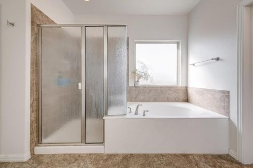 6825 San Luis Trl, Fort Worth TX  76131 exterior