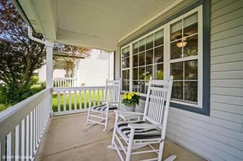 3153 Country Ln, Waukegan, IL 60087-5338