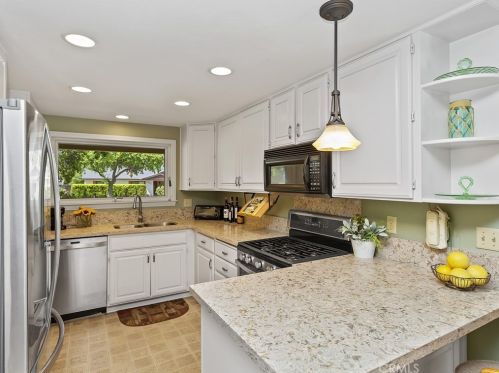 5550 Gloucester Way, Riverside CA  92506-3425 exterior