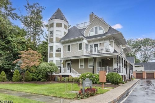 22 Franklin Pl, Morristown, NJ 07960-7703