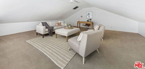 2832 Mayfield Ave, Glendale CA 91214-3816 exterior