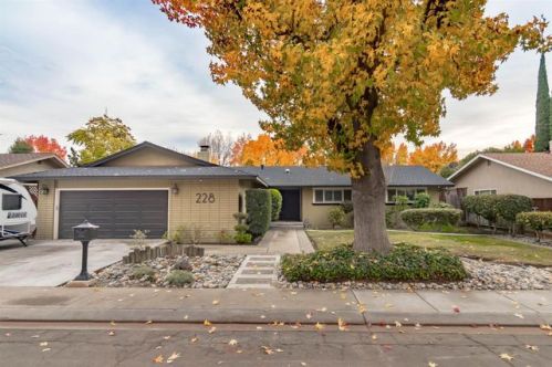 228 Merlin Way, Modesto, CA 95350-1411