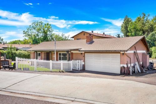 9194 Pinkard Ln, El Cajon, CA 92021-1957