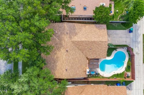 2049 Christie Ln, Carrollton TX 75007-3509 exterior