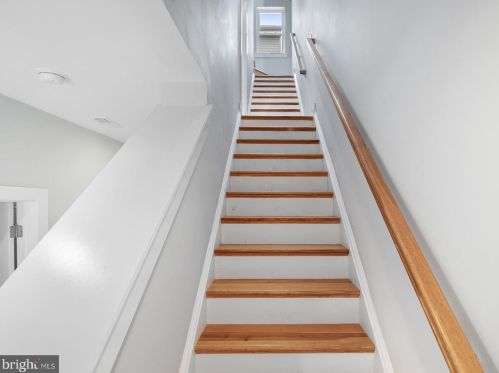 1419 4 St, Philadelphia PA 19147-0059 exterior