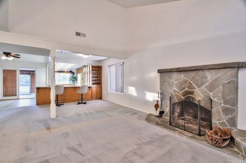 30113 Mira Loma Dr, Temecula, CA 92592-2127