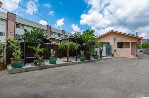 320 Myrtle St, Glendale, CA 91203-2208