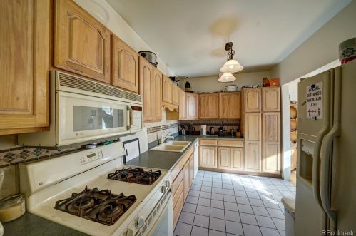 308 Poplar St, Leadville CO 80461-3350 exterior