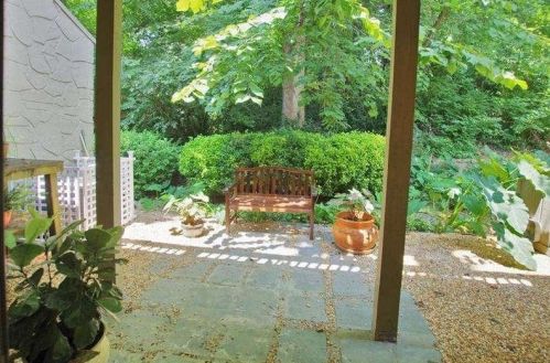 1248 Druid Knoll Dr, Atlanta, GA 30319-4110