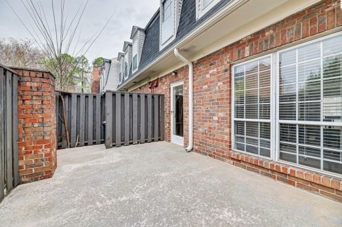 3 Iron Bound Pl, Atlanta GA  30318-1424 exterior