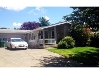 1570 Cedar Creek Pl, Damascus, OR 97080
