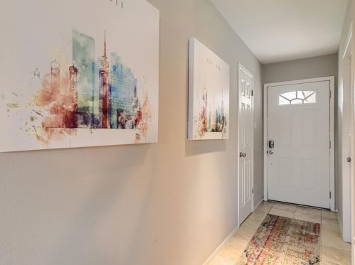 1765 Cricket Hollow Dr, Austin TX  78758-4254 exterior