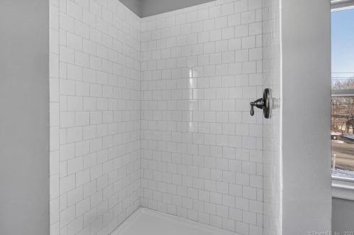 198 Meadow St, Huntington CT  06484-2265 exterior