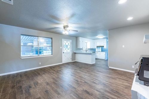 1005 Meadowlark Ln, Stephenville, TX 76401-1742