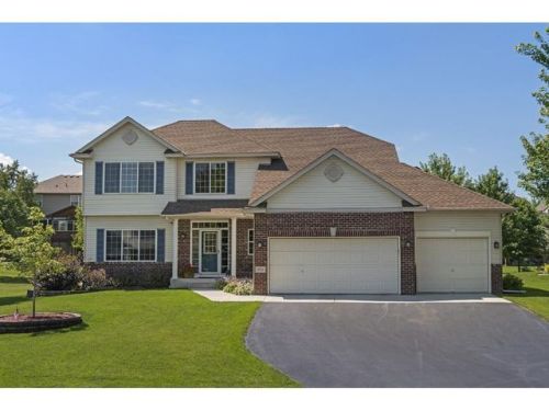 953 Windmill Crk, Minnetrista, MN 55387