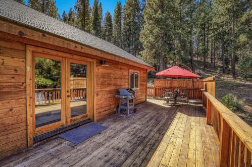 15441 Glenshire Dr, Truckee CA  96161-1306 exterior