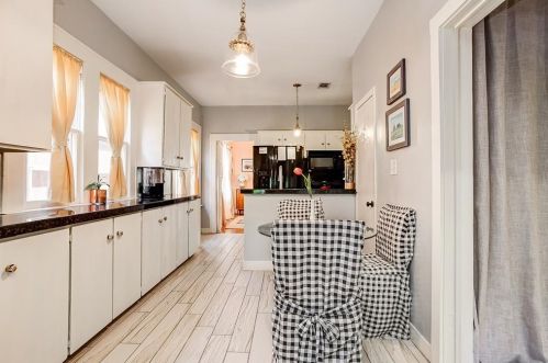 2208 Hillcrest St, Fort Worth TX  76107-4300 exterior