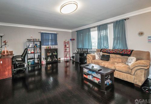 258 Fisher Ave, Piscataway, NJ 08854-4833