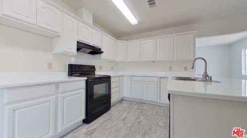 2569 Mt Vernon Ave, Riverside CA  92507-3202 exterior