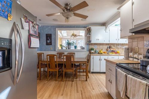 7 Cheshire Rd, Wallingford CT  06492-3023 exterior