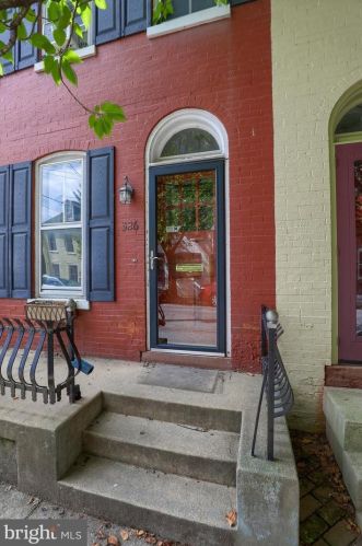326 Mary St, Lancaster PA  17603-3329 exterior