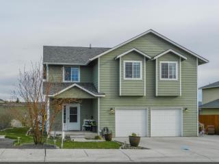 1709 1st Ave, Selah, WA 98942-9341