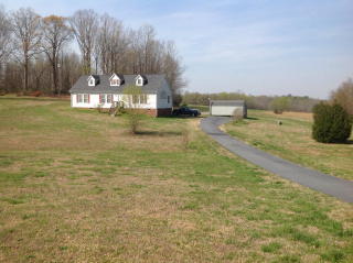 1090 Hudson Dr, Alton, VA 24520-3562