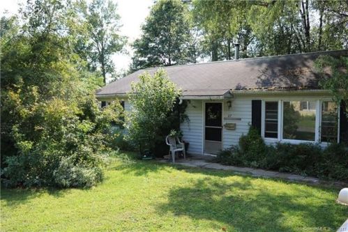 67 Military Rd, Middletown, CT 06457-2001