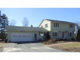 3 Willow St, Hudson, NH 03051-4738
