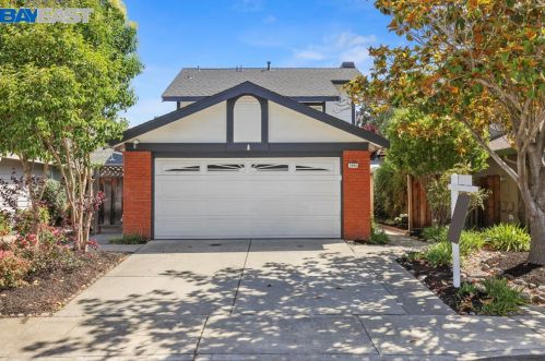 5980 Corte Cerritos, Pleasanton, CA 94566-5880