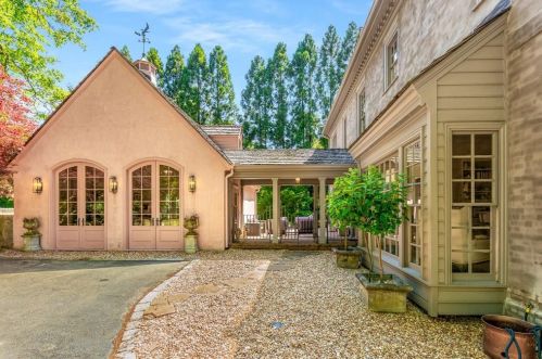 3229 Arden Rd, Atlanta GA  30305-1936 exterior