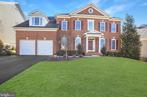18360 Mid Ocean Pl, Leesburg, VA 20176-7451