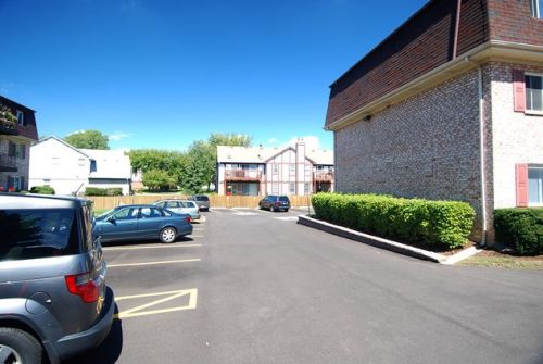 900 Plum Grove Rd, Palatine IL  60067-7257 exterior