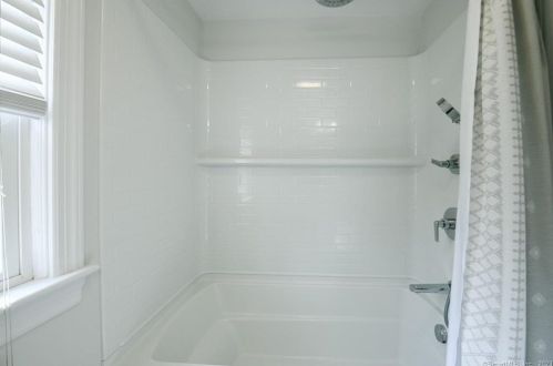 53 Flagler Ave, Cheshire CT  06410-2201 exterior