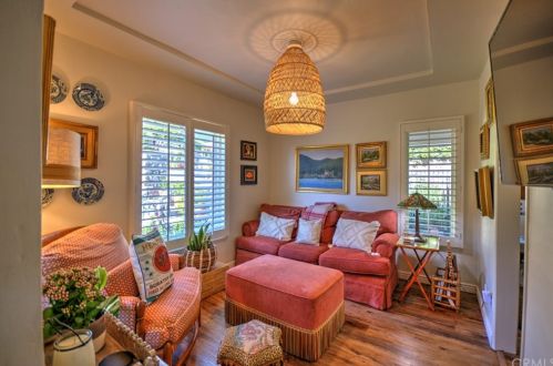 2360 Shields St, Glendale CA  91214-1541 exterior