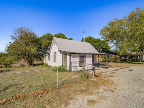 503 High St, Valley View, TX 76272-9702