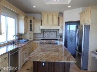 9168 Tokaj Ln, Spring Valley CA  91977-3636 exterior