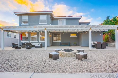 5057 Bella Collina St, Oceanside CA  92056-1924 exterior