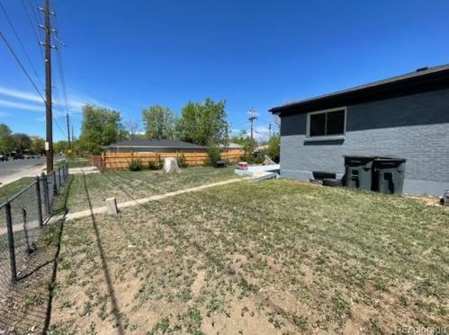 1301 Troy St, Denver CO  80011-6449 exterior