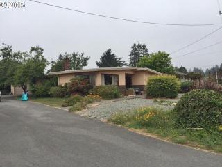 233 Del Norte Ln, Harbor, OR 97415-9024