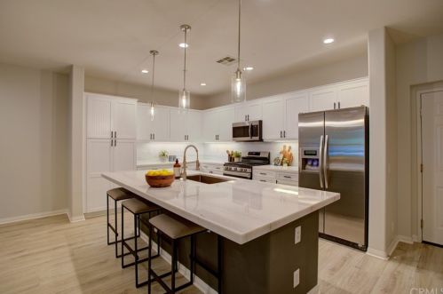 324 Quail Rdg, Irvine CA  92603-4240 exterior