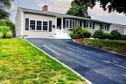 67 Foxcroft Ave, Warwick, RI 02889-1948