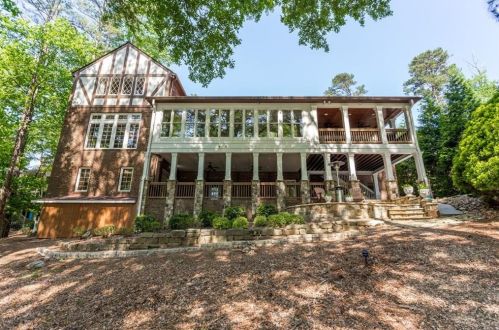 6415 Old Shadburn Ferry Rd, Buford, GA 30518-1135