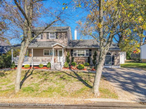 17 Linda Pl, Hazlet, NJ 07730-1031