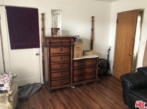 2386 Olive Ave, Altadena, CA 91001-5542